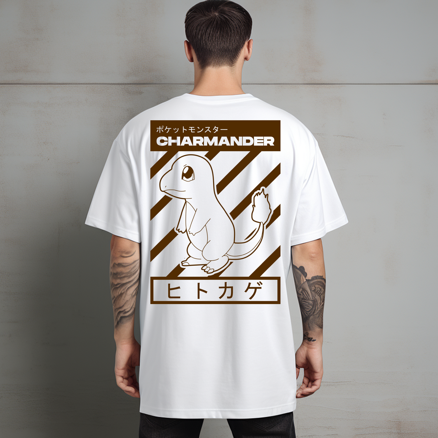 Camiseta Oversize - Charmander Monochrome: Minimalismo y Fuego